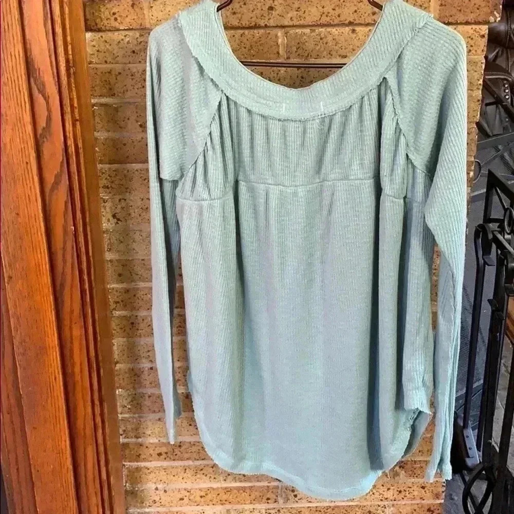 Free People long sleeve top. - Picture 2 of 3